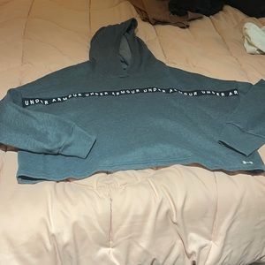 Cropped Gray Under Armour Hoodie